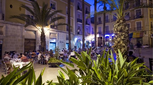 Bars & Nightlife