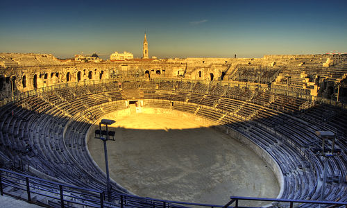 Nîmes