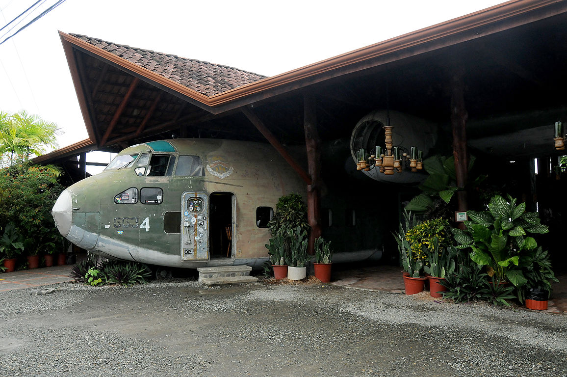 Quepos Bars & Nightlife