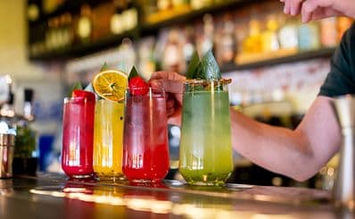 R5 Patio & Bar