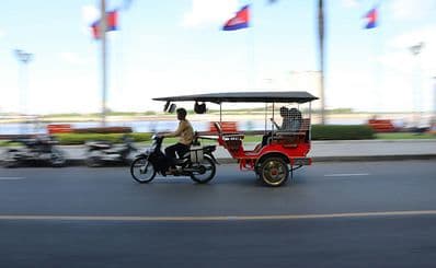 Tuk Tuks, Cyclos & Motorbikes
