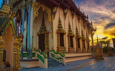 Wat Plai Laem