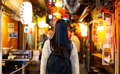 Bar Hopping Night Tour in Shinjuku