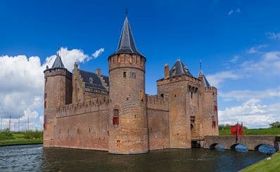 Castles & Lakes