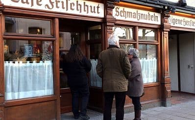 Schmalznudel — Cafe Frischhut