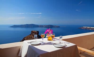 Dining On The Rocks