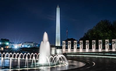 Trolleybustour bij maanlicht langs Washington DC-monumenten