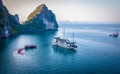 Bai Tu Long Bay