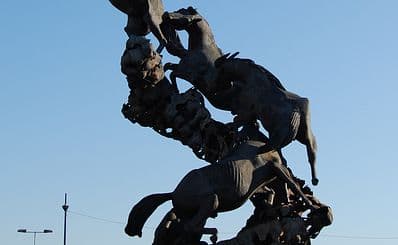 Los Caballos Monument (The Horses)