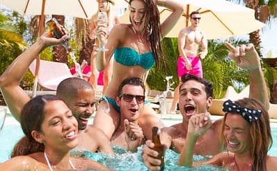 Venus Pool & Lounge