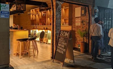SOM — restaurante, bar, tienda boutique