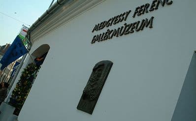 Debrecen House of Literature & Medgyessy Ferenc Memorial Museum