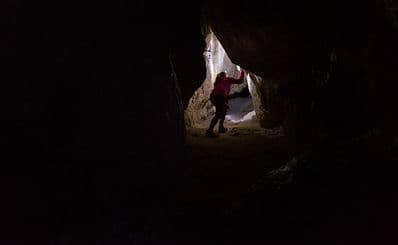 Jinshuiyan Water Cave / 金水岩