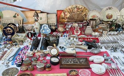 Feria Artesanal Plaza Francia