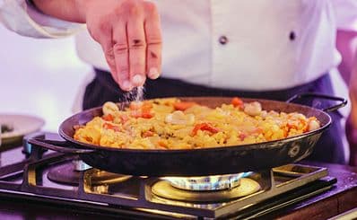 Interactive Spanish Cooking Experience