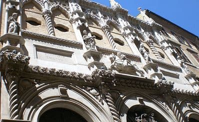 La Loggia Dei Mercanti