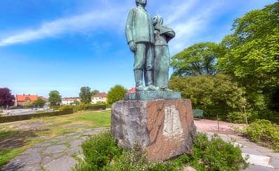 The Emigrants Monument