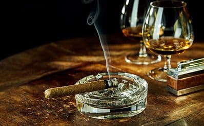 La Casa Cigars and Lounge
