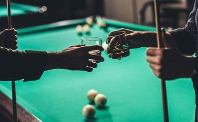 MoBay Proper Bar & Grill